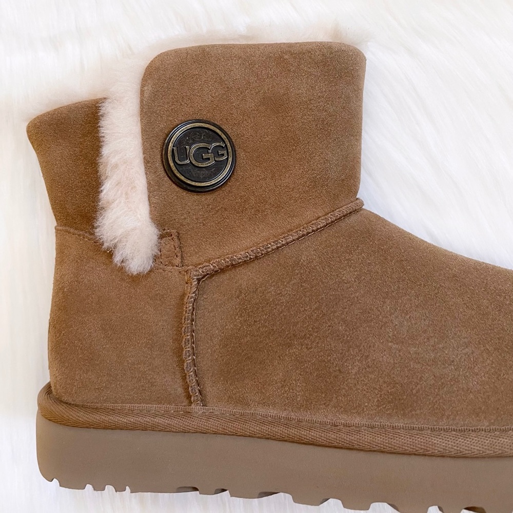 UGG Women’s Mini Bailey Snaps Chestnut Suede Boots - Picture 3 of 10